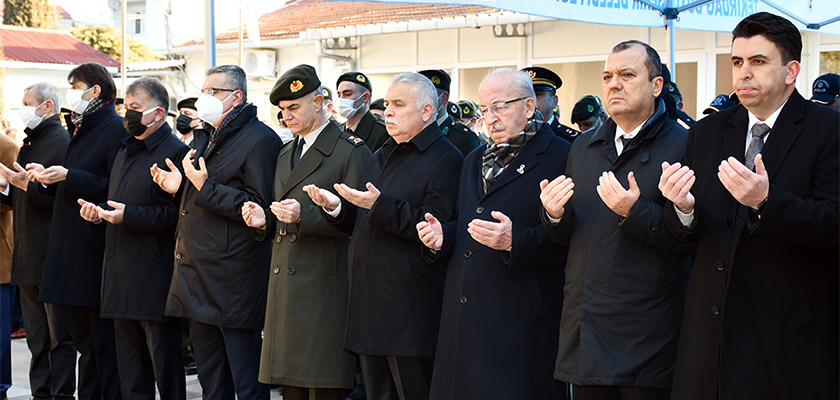 Vali Aziz Yıldırım, 18 Mart Şehitler Günü ve Çanakkale Deniz Zaferi’nin 107. Yıldönümü Münasebetiyle Şehitliği Ziyaret Etti