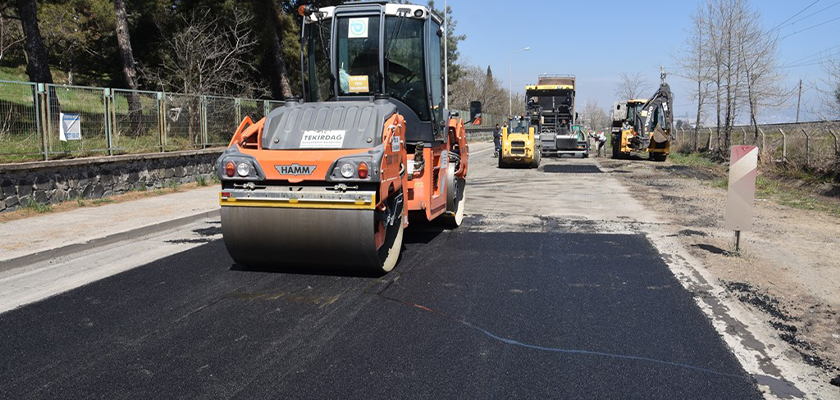 SÜLEYMANPAŞA İLÇESİ BARBAROS CADDESİ LİMAN YOLUNDA 400 TON SICAK ASFALT SERİMİ YAPILDI