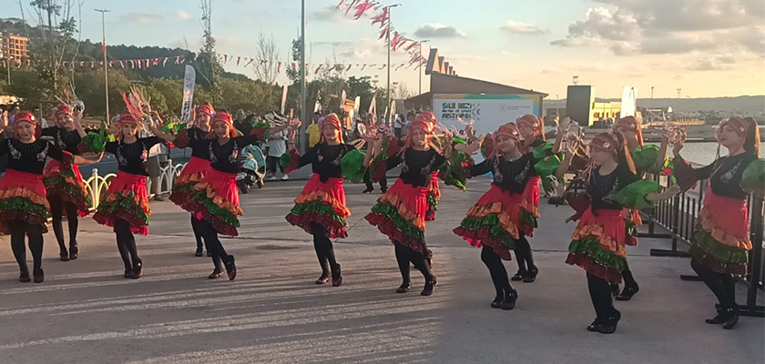 Paşa Halk Dansları Şile Bezi Festivalinde sahne aldı