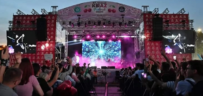 57. Tekirdağ Uluslararası Kiraz Festivalinde Yıldızlar Geçidi