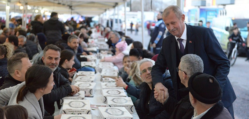 Gönül Sofraları her gece başka bir mahallede kuruluyor