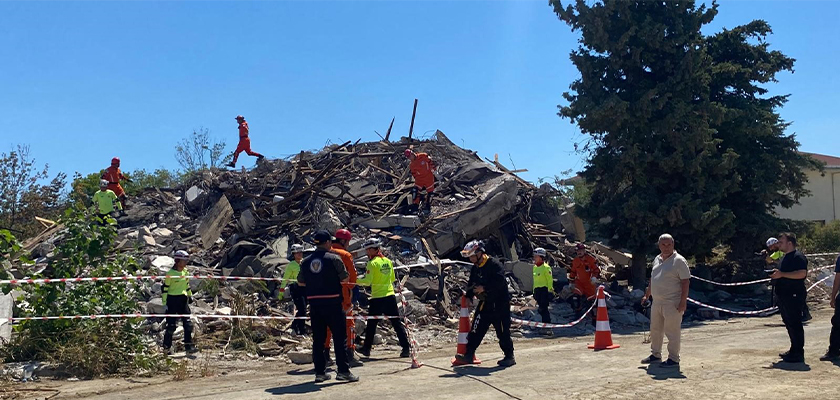 SPAK Ekibi Büyük Depremin yıldönümünde tatbikata katıldı